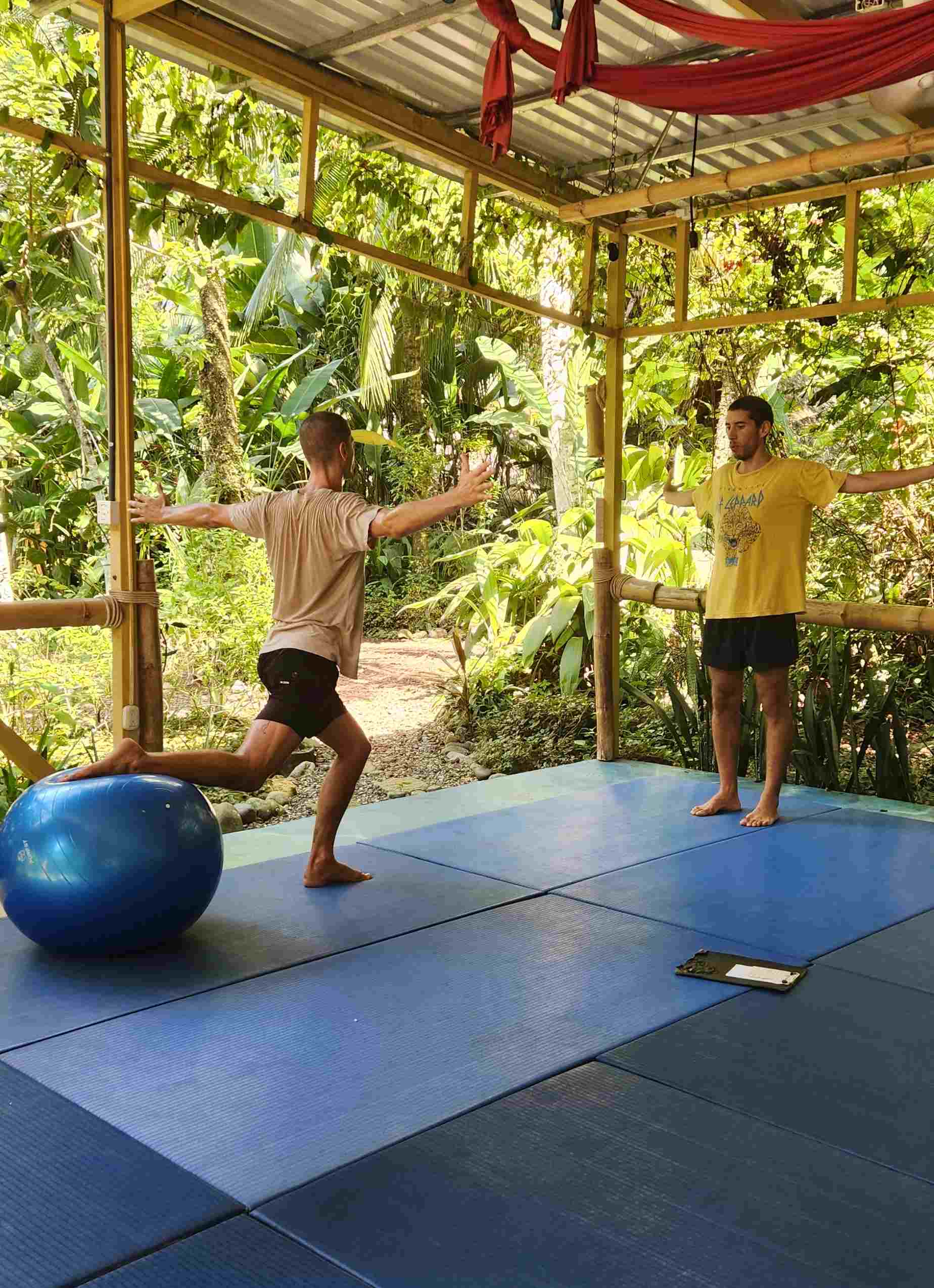 Sesión de movimiento funcional con Agustín Cuya